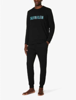 Calvin Klein Brand-print Relaxed-fit Cotton-blend Sweatshirt 8 Calvin Klein Brand-print Relaxed-fit Cotton-blend Sweatshirt -Selfidges Launches R04123670 BLACKSIGNATUREBLUE ALT01