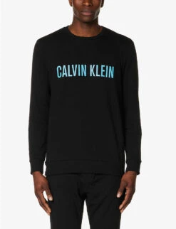 Calvin Klein Brand-print Relaxed-fit Cotton-blend Sweatshirt 9 Calvin Klein Brand-print Relaxed-fit Cotton-blend Sweatshirt -Selfidges Launches R04123670 BLACKSIGNATUREBLUE ALT02