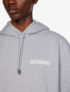 Jacquemus Le Sweatshirt Logo-print Organic Cotton-jersey Hoody 11 Jacquemus Le Sweatshirt Logo-print Organic Cotton-jersey Hoody -Selfidges Launches R04182861 GREY ALT04